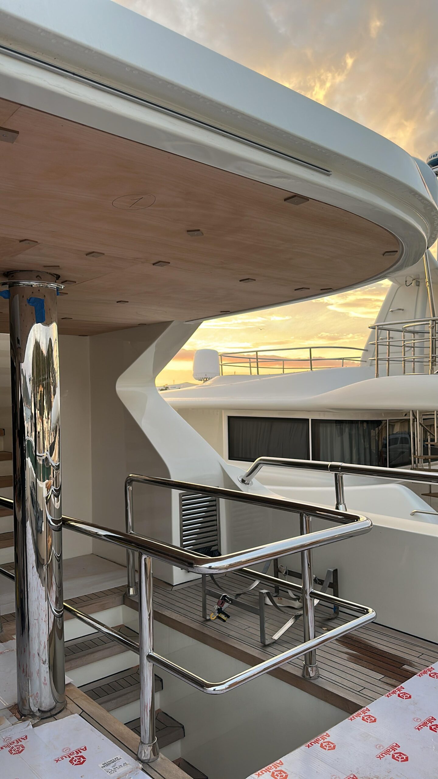 Due Mani Interiors | Home